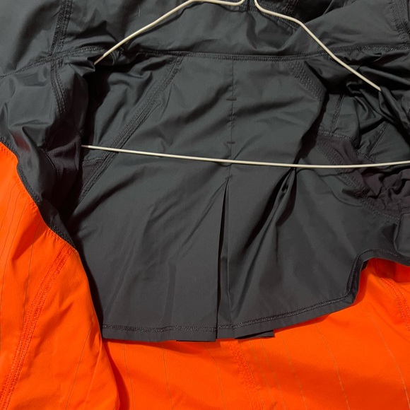 Lululemon 🍋Asymmetrical Reversible Rain Zip Jacker EUC - Picture 5 of 7